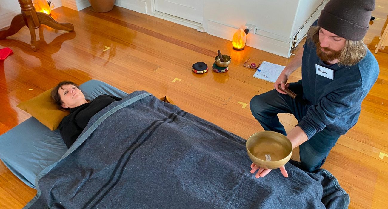 Sound Therapy Brisbane with Tuning Forks – Why It Works