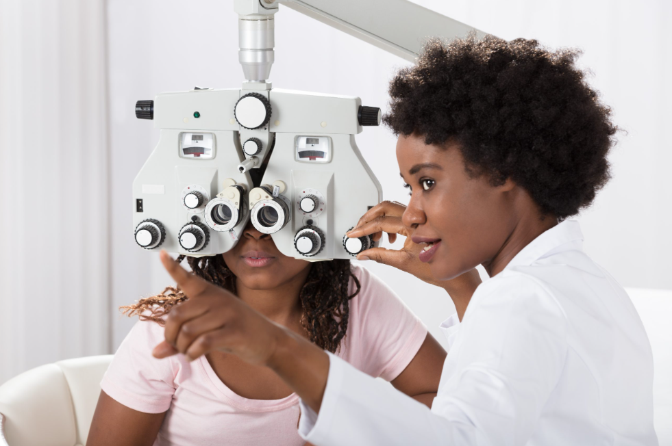 How Optique Optometrists Treat a Variety of Eye Conditions