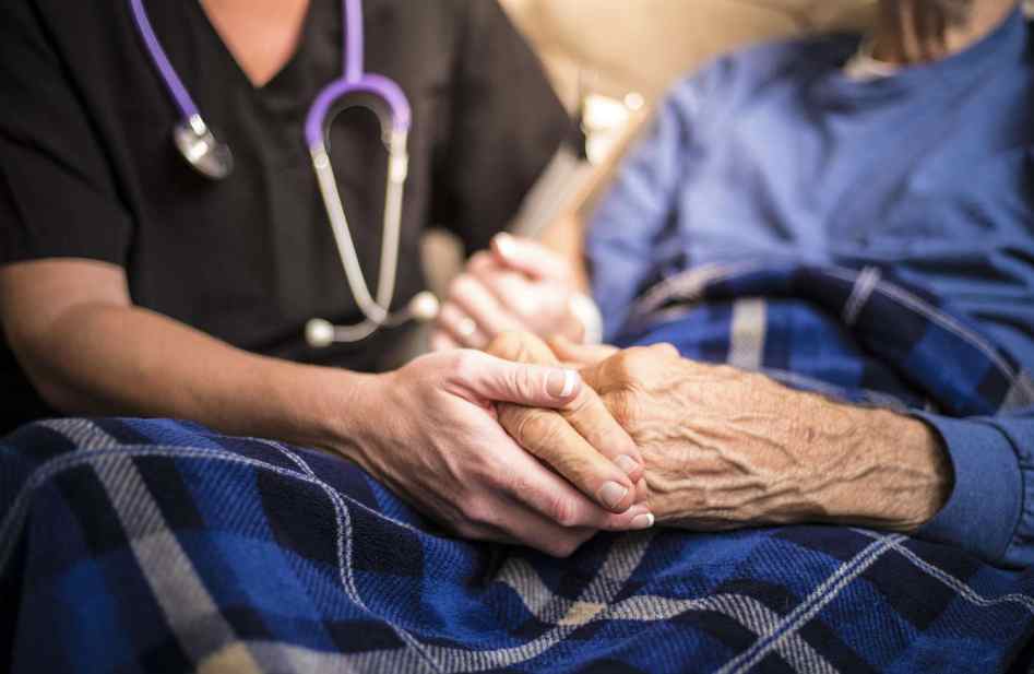 Navigating Serious Illness: A Practical Guide to Managing Symptoms and Daily Comfort